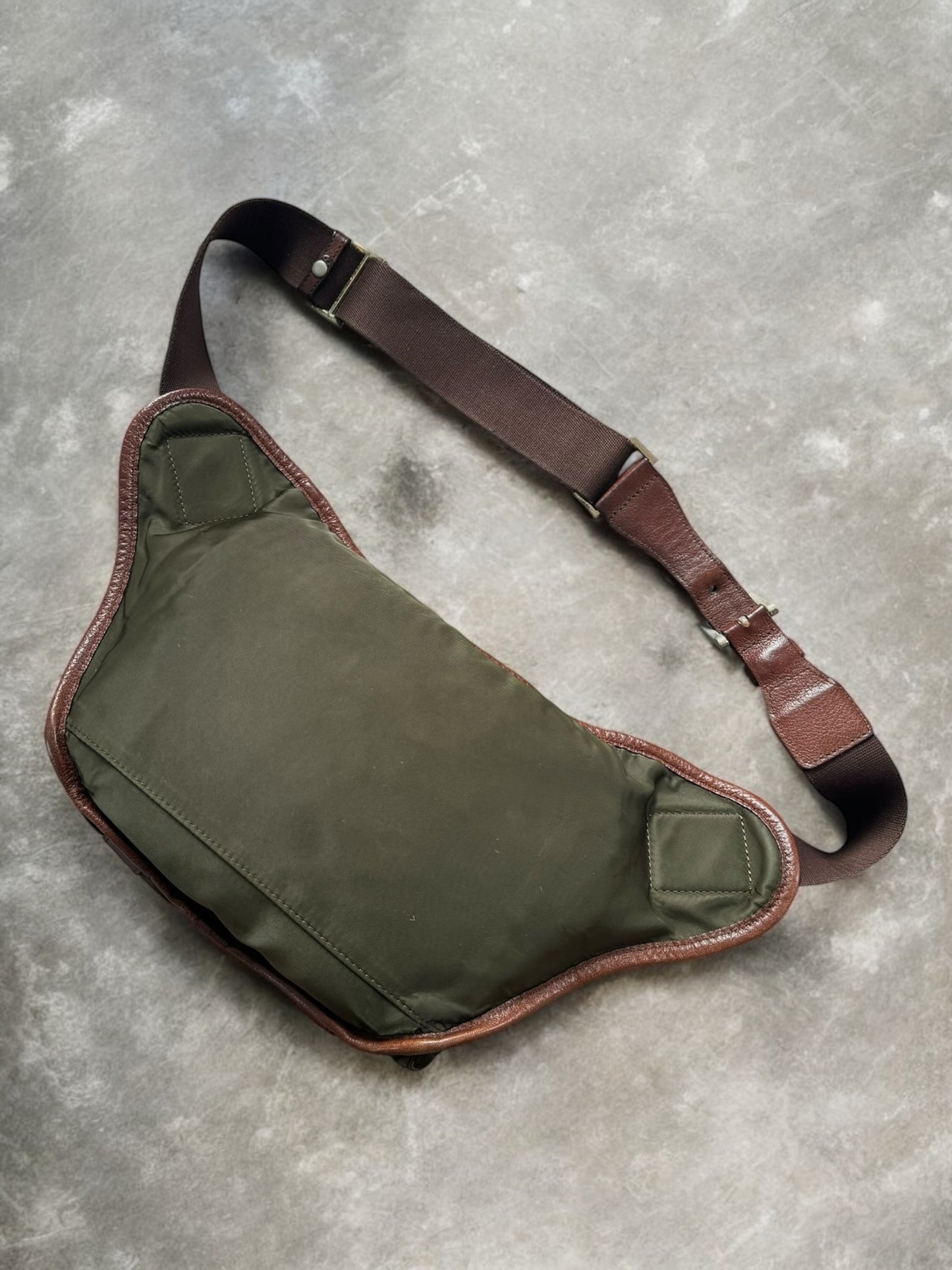 Vintage 90's Burberry leather sling bag / waist bag