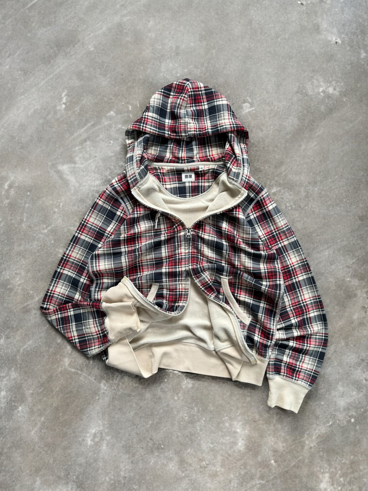 Vintage navy blue red and cream Uniqlo tartan / plaid zip up hoodie (S)