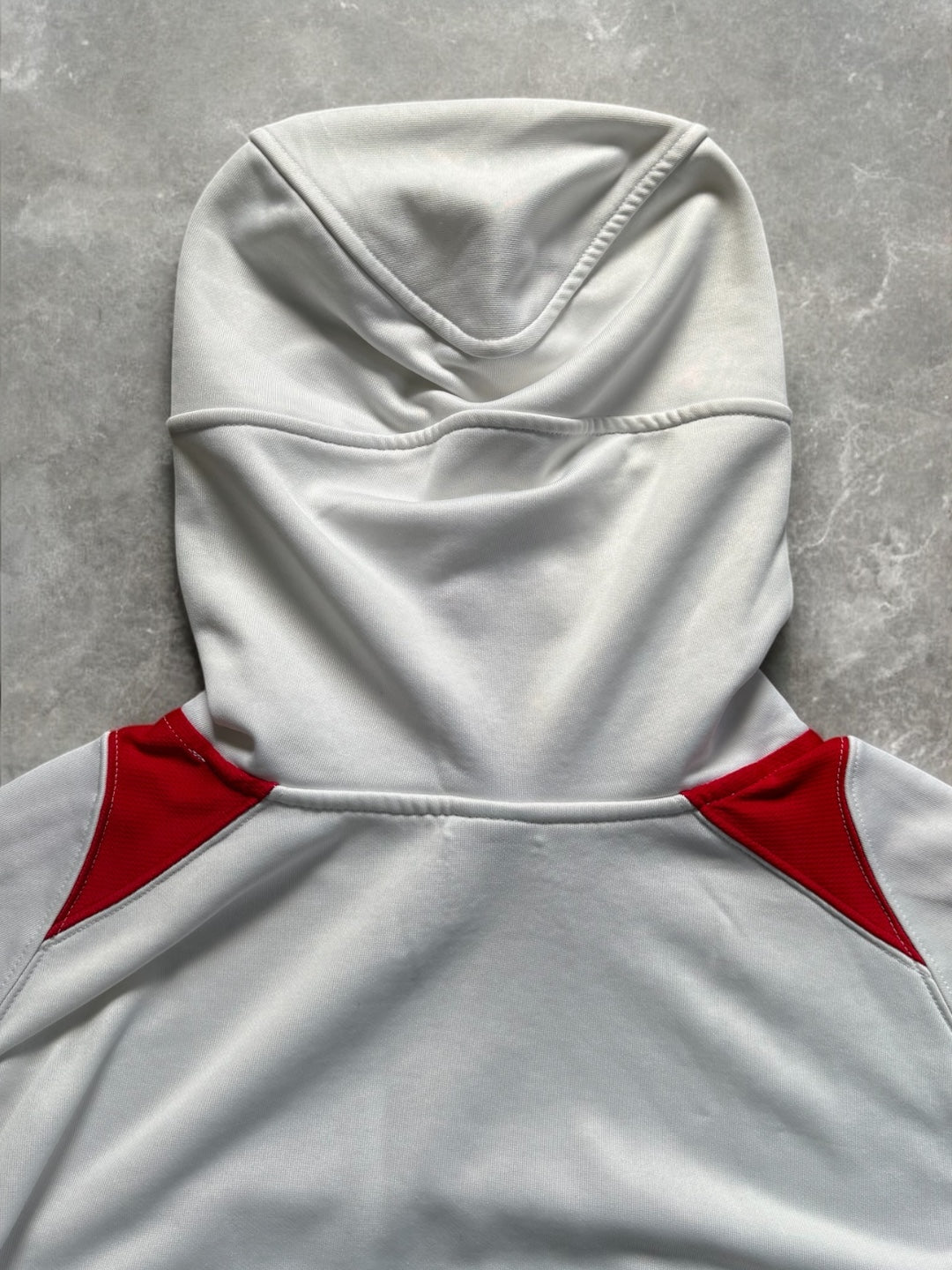 Vintage 2000's white black and red Nike T90 technical ventricle hoodie (L)