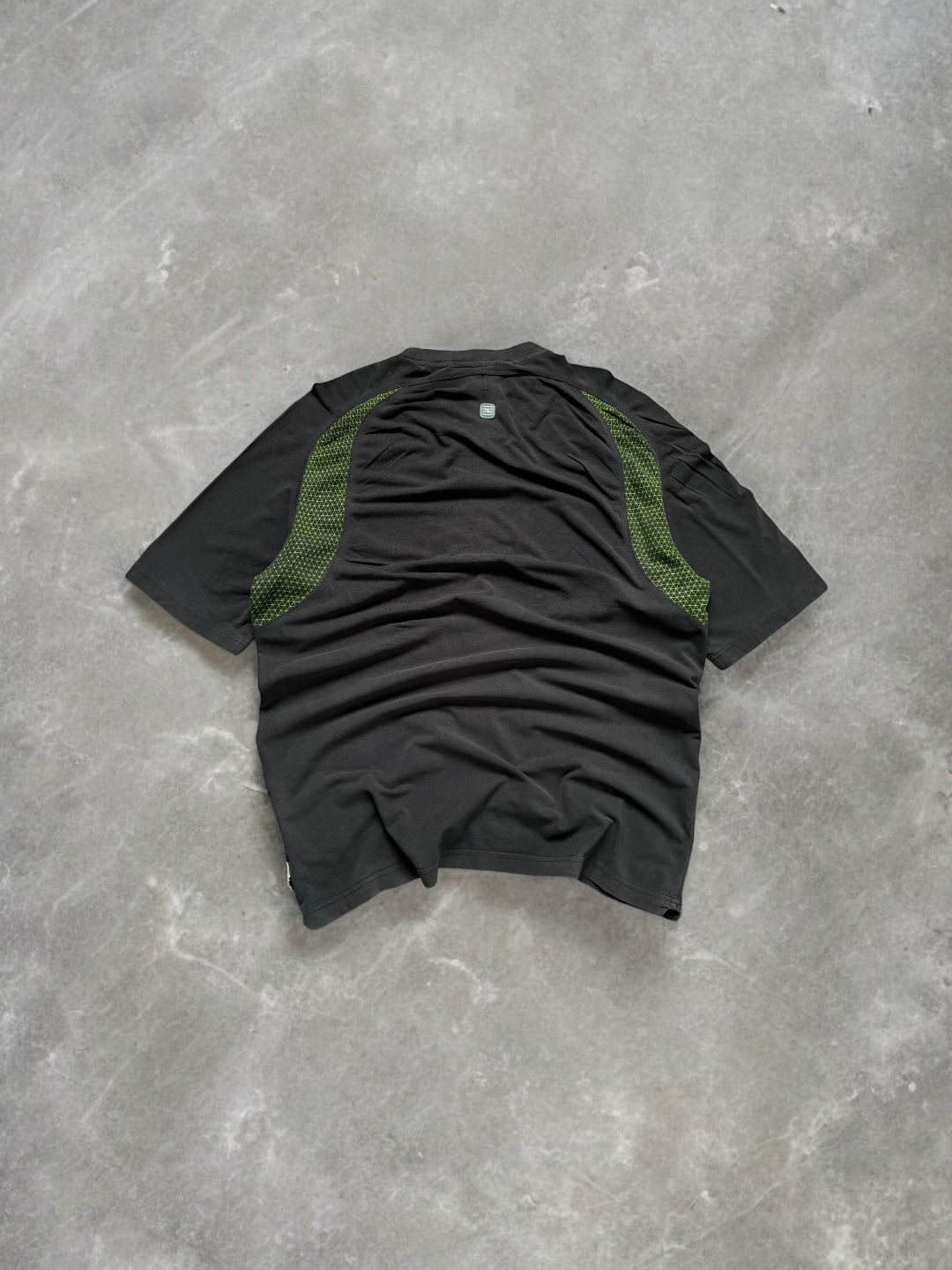 Vintage 2000's grey and green Nike Shox centre logo technical panelled two tone t shirt (L)
