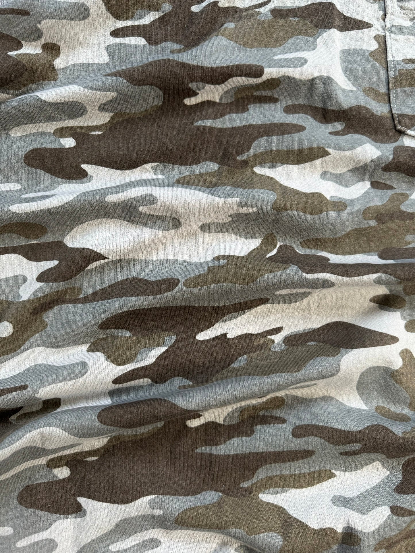 Vintage 90's camo Avirex technical t shirt (M)