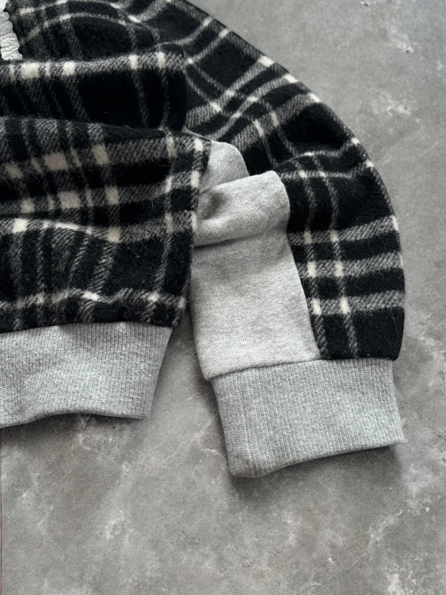 Vintage 2000's grey white and black Stussy tartan plaid jumper (S)