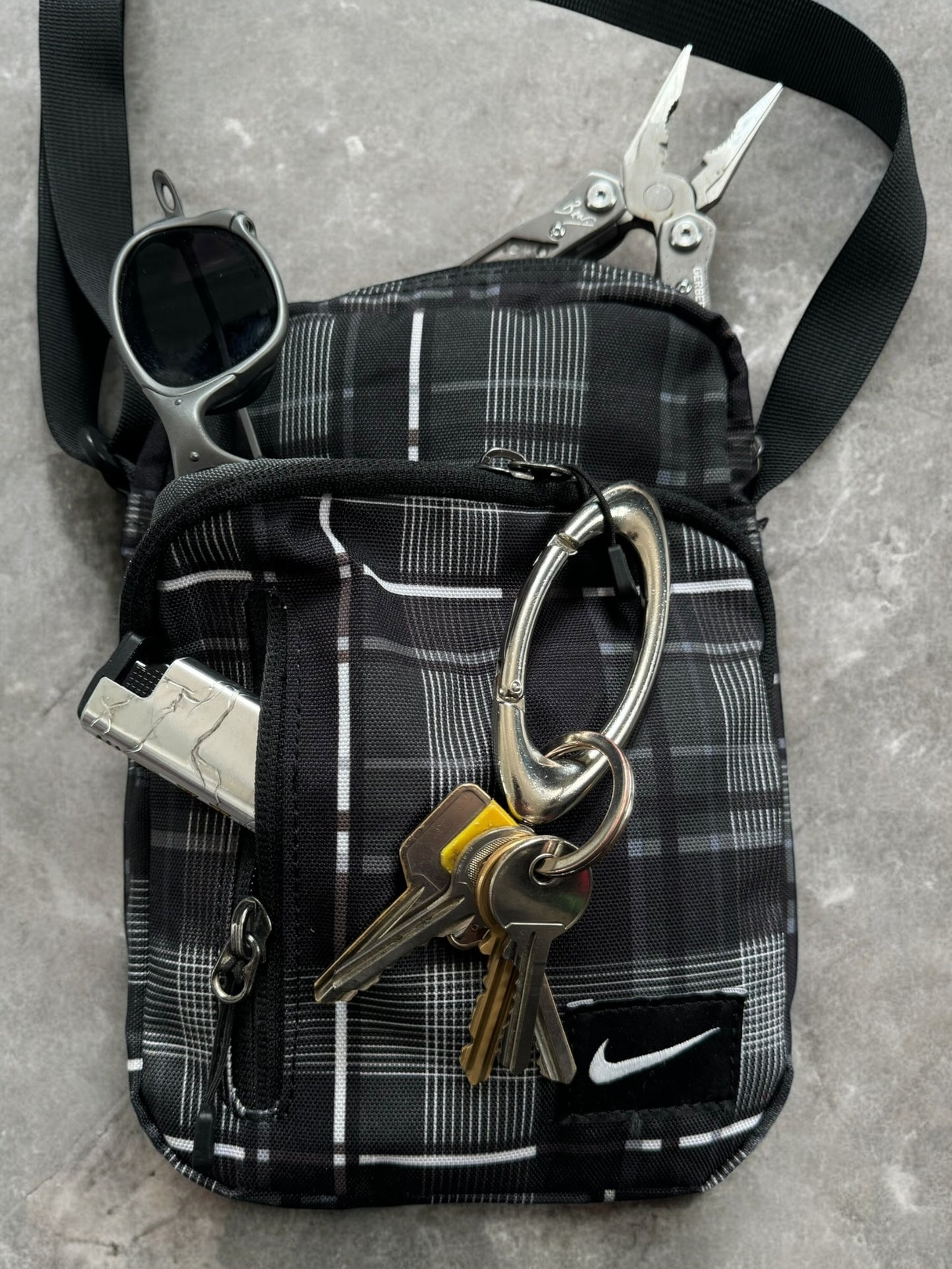 Vintage 2000's black and grey tartan / plaid Nike technical sling bag / crossbody bag
