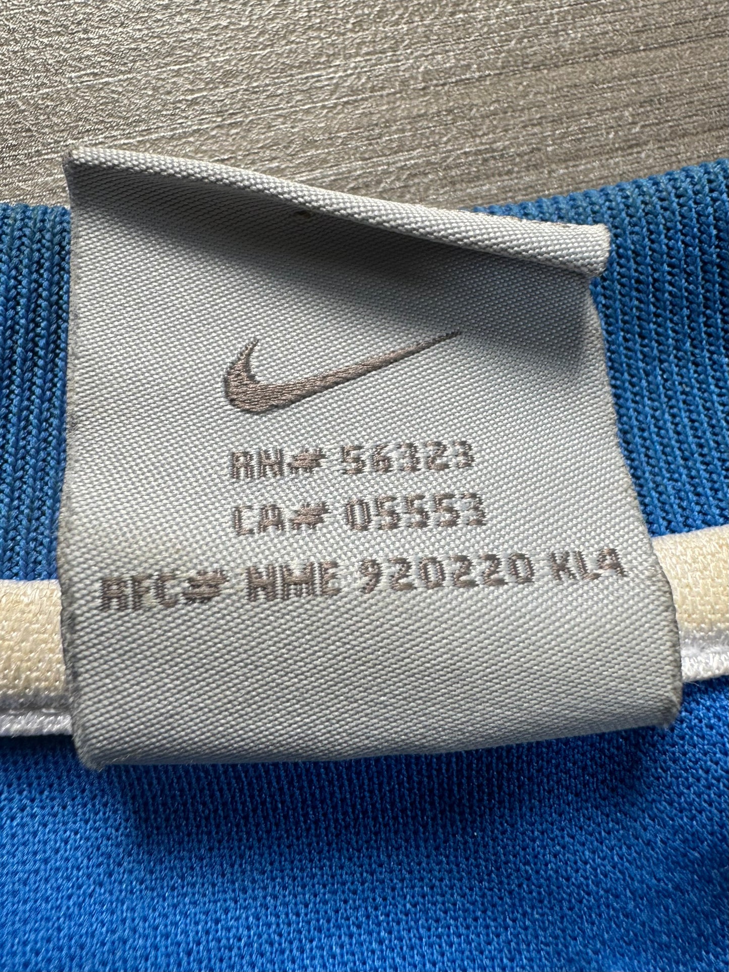Vintage 2000's crystal blue Nike T90 embroidered swoosh crest logo technical panelled t shirt (L)