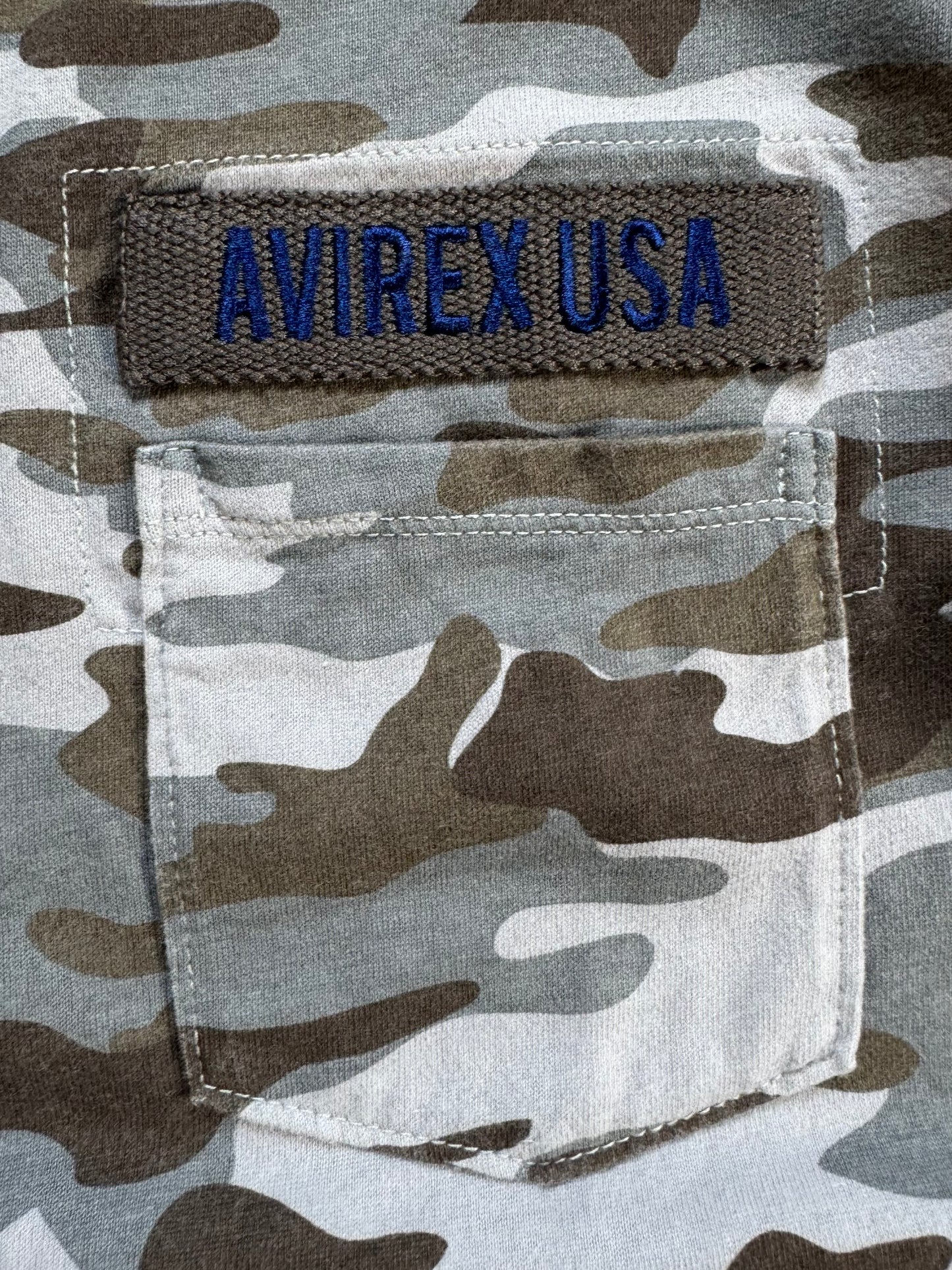 Vintage 90's camo Avirex technical t shirt (M)
