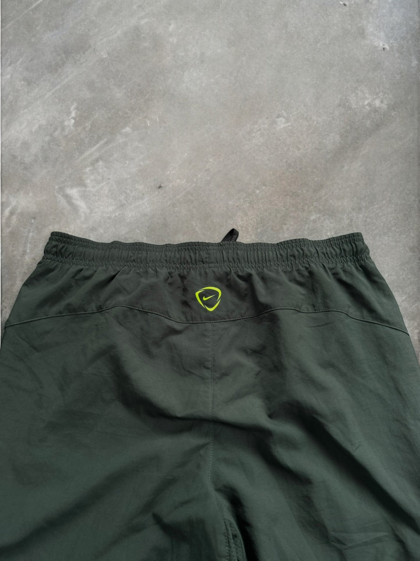 Vintage dark green and neon Nike Brazil football joggers/track pants (L)