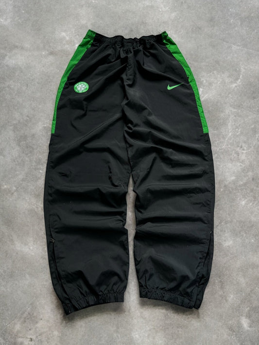 Vintage 2000's black and green Nike T90 Celtics football joggers/track pants (M)