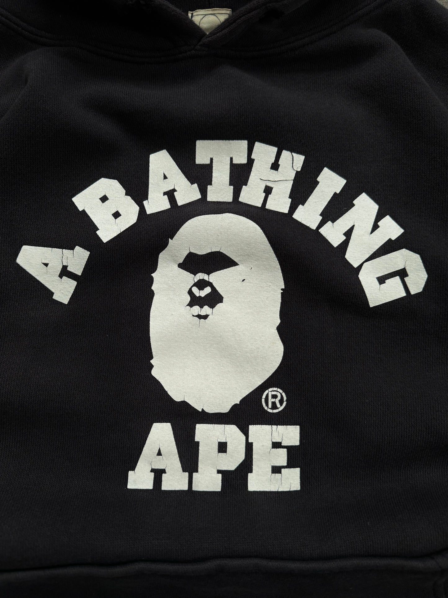 Vintage 90's faded black and white Bape graphic hoodie (L)