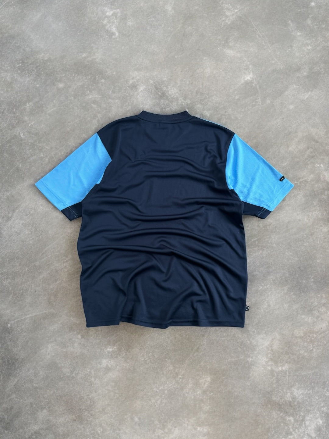 Vintage 2000's blue Nike T90 two tone technical panelled t shirt (M)