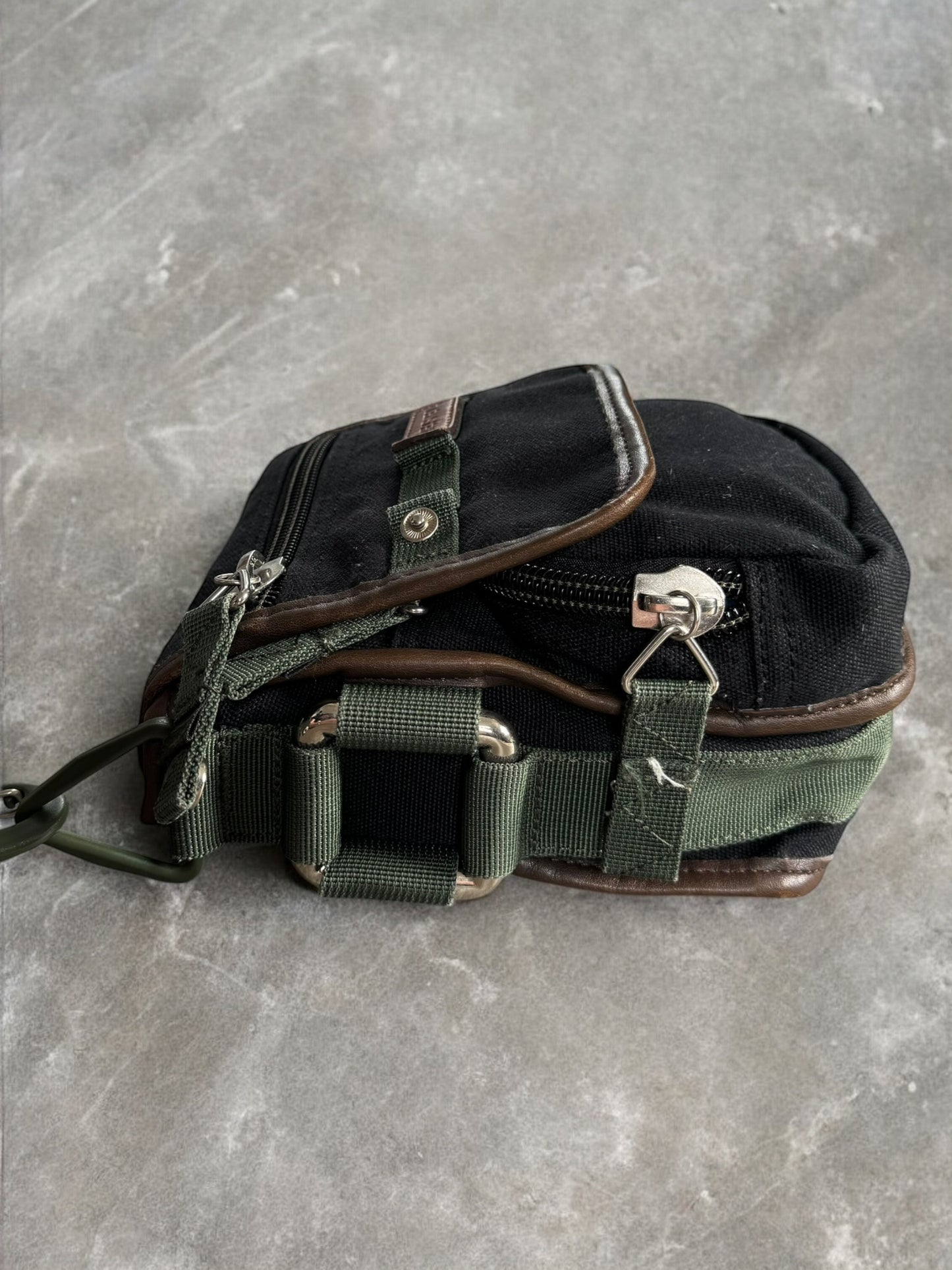 Vintage 2000's Y2K black and khaki green Diesel technical sling bag / crossbody bag
