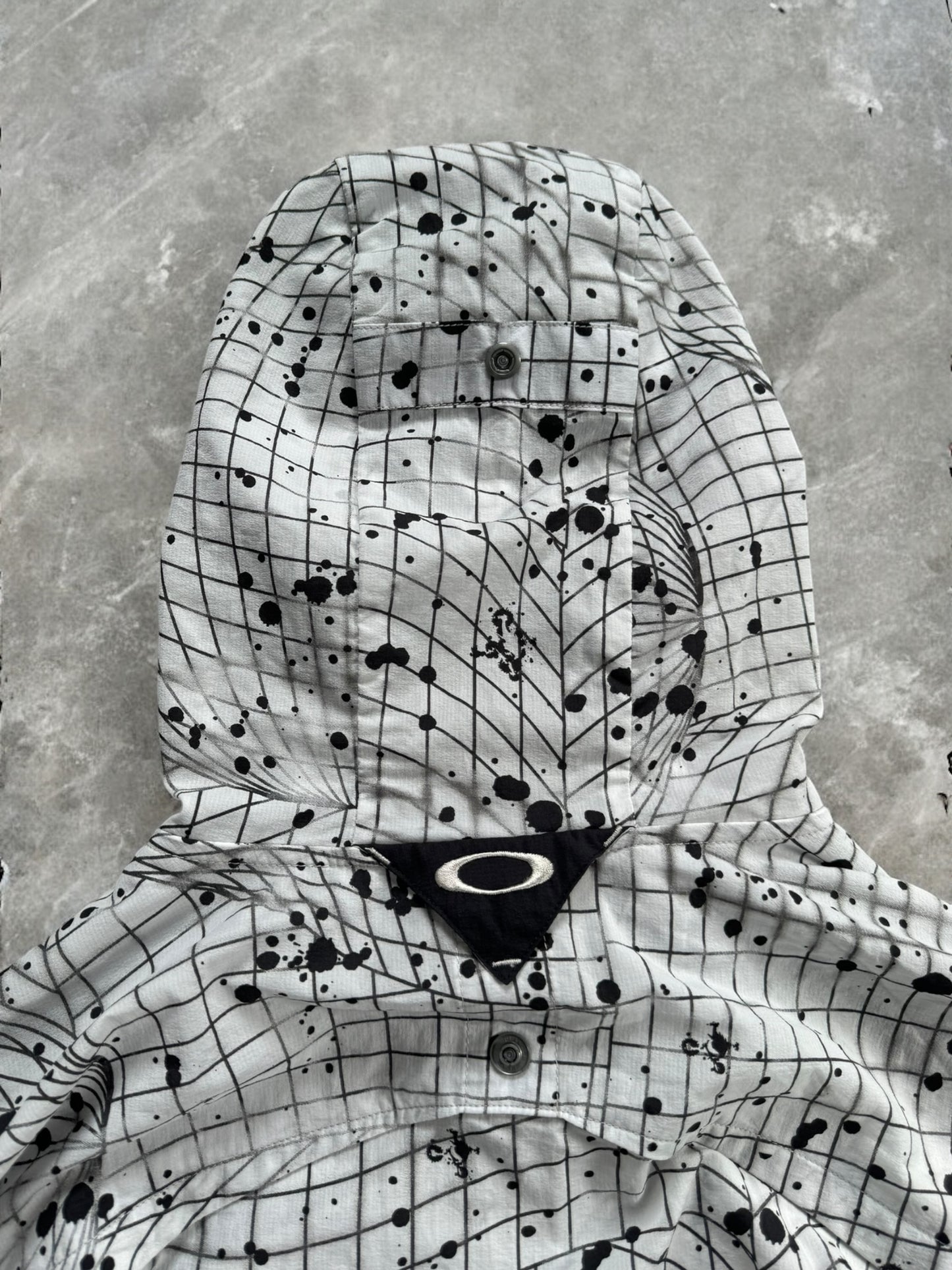 Vintage 2000's checkered snow camo Oakley technical jacket (S)