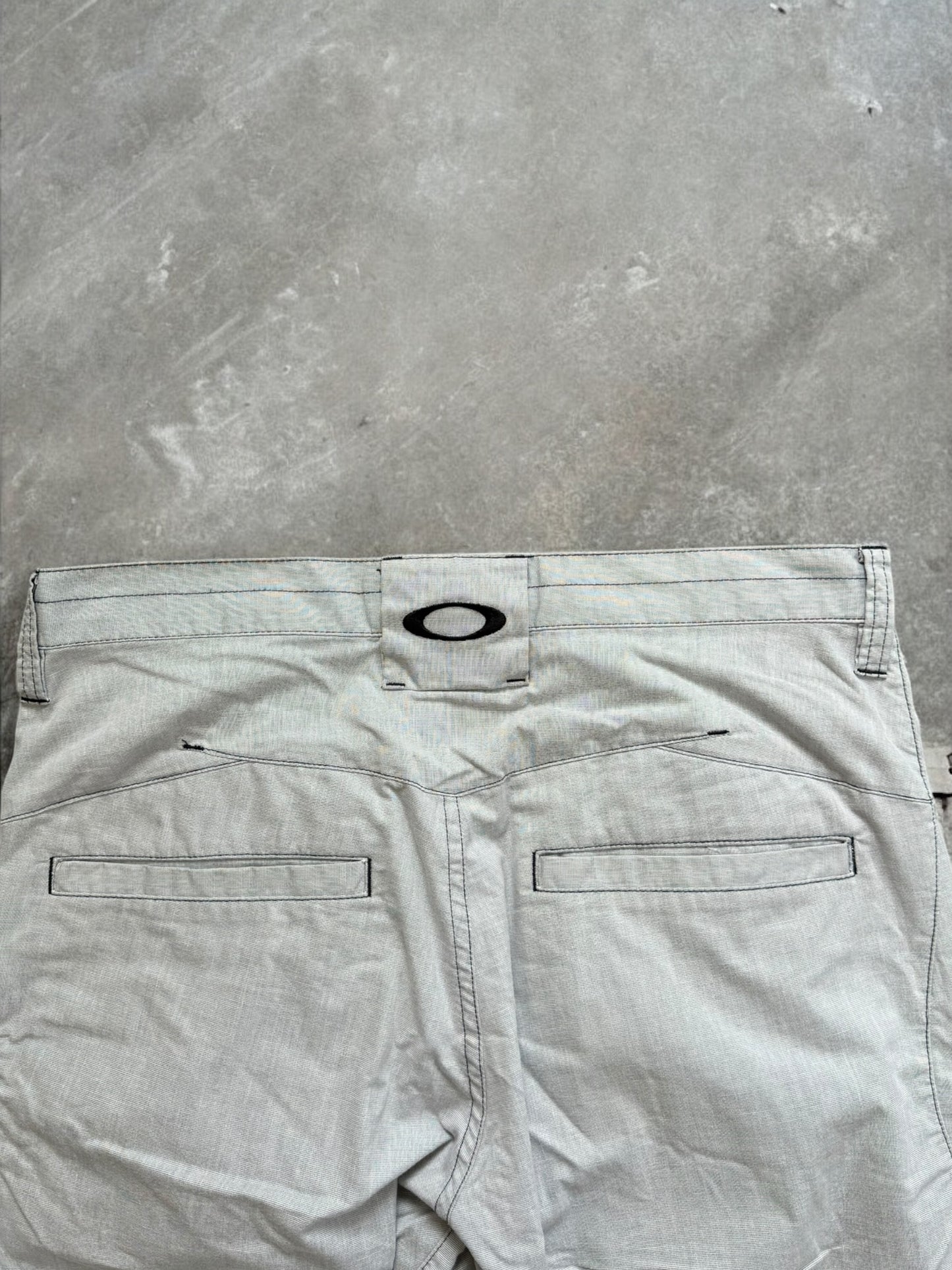 Vintage 2000's Oakley industrial technical cargo pants (M)